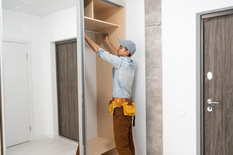 Cr&eacute;er un placard sur mesure qui s'adapte &agrave; votre espace